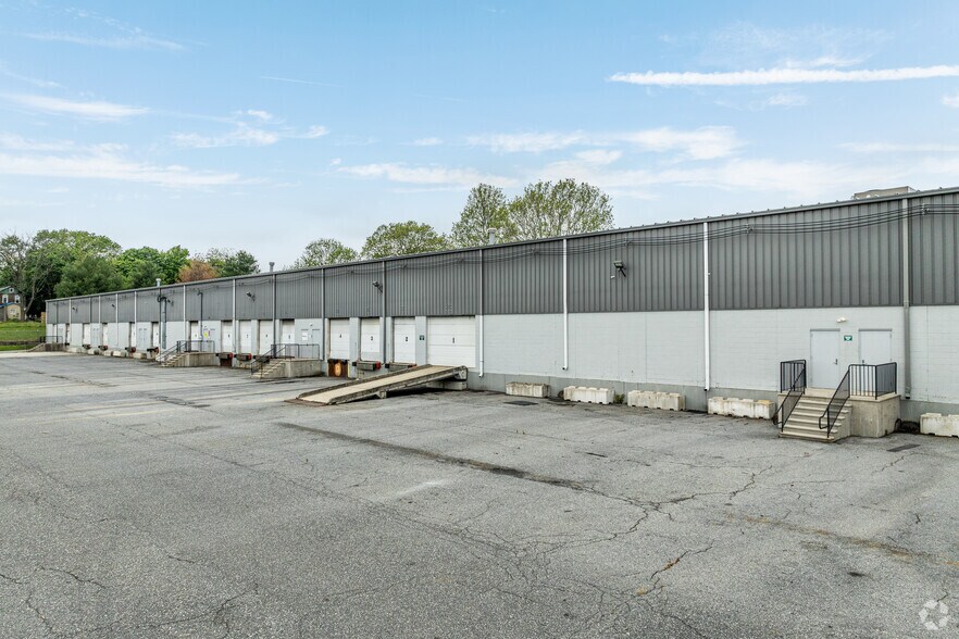 More Photos Of 870 Calcon Hook Rd, Sharon Hill Warehouse For Lease