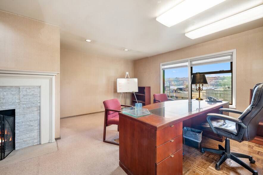 More Photos Of 207 Edgar St, Seattle Office For Sale