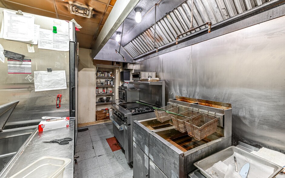 More Photos Of 830-840 Linden Ave, East Pittsburgh General Retail For Sale