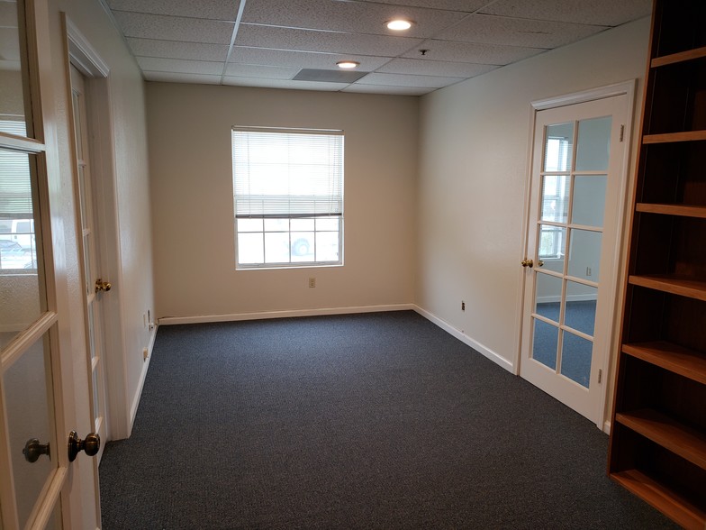 More Photos Of 1090 Adams St, Benicia Loft Creative Space For Lease