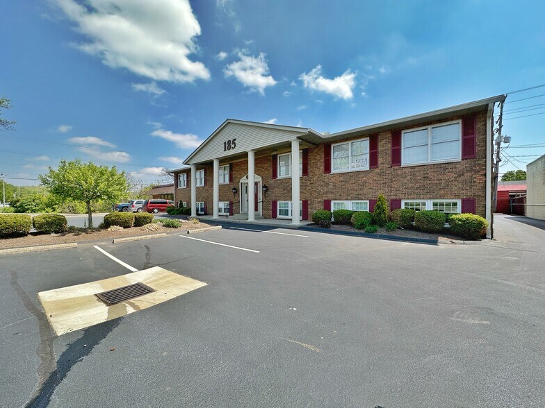 More Photos Of 185 N Brookwood Ave, Hamilton Medical For Lease