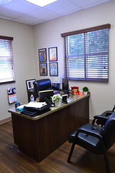 More Photos Of 16301 Fishhawk Blvd, Lithia Medical For Lease
