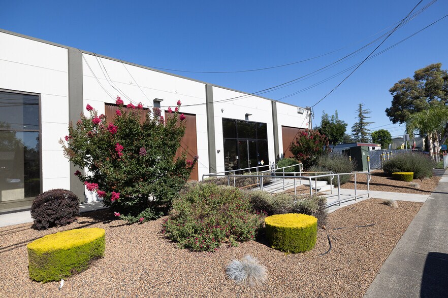 More Photos Of 3075 Coffey Ln, Santa Rosa Industrial For Lease
