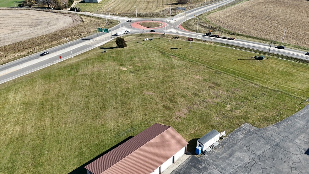 More Photos Of 4414 State Road 92, Brooklyn Industrial For Lease