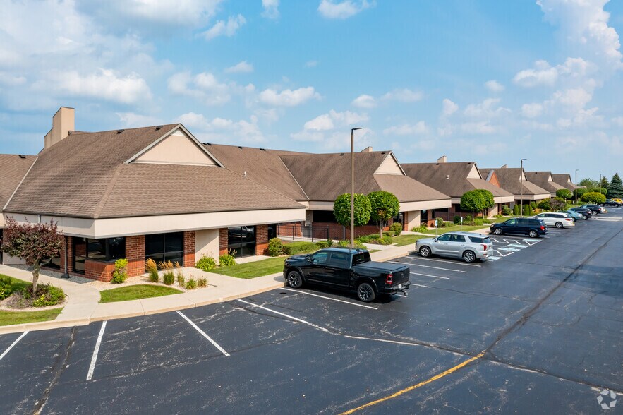 Primary Photo Of W177N9856-W178 N9912 Rivercrest Dr, Germantown Office For Lease
