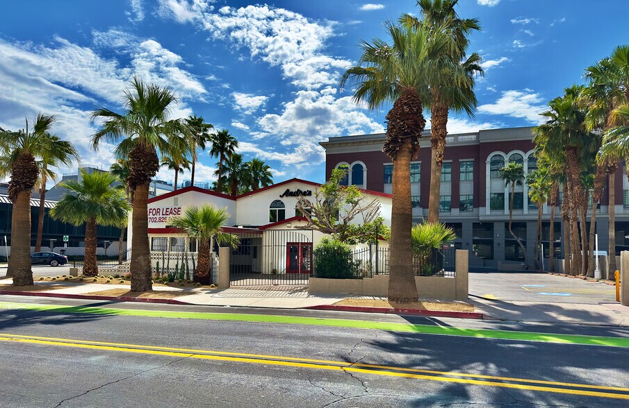 More Photos Of 401 S 6th St, Las Vegas Restaurant For Sale
