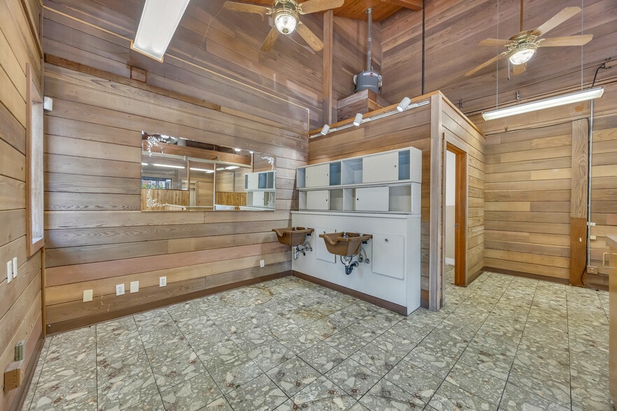 More Photos Of 1035-1043 Sutton Way, Grass Valley Office For Sale