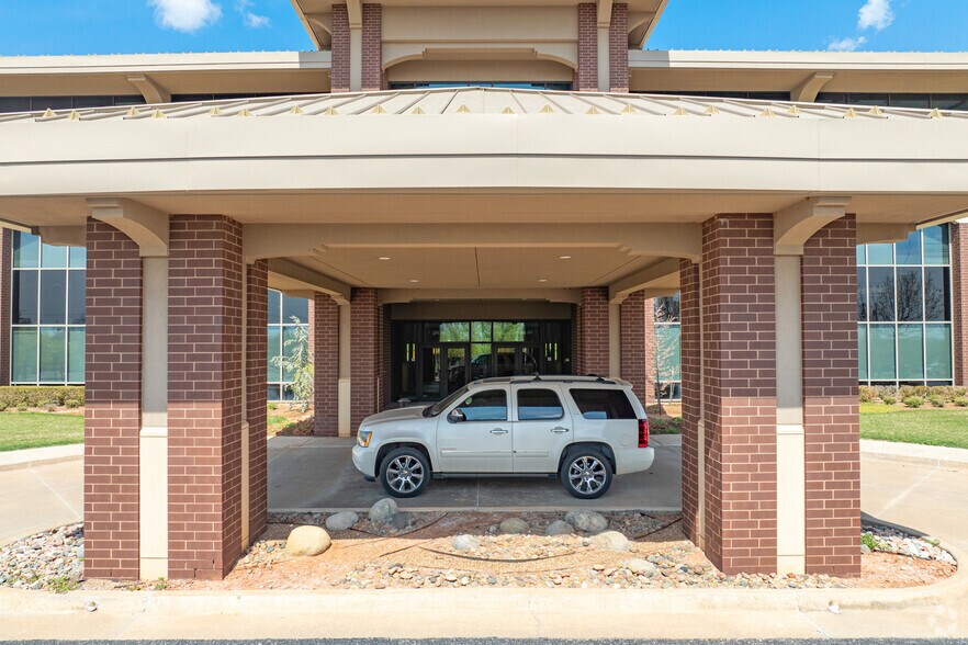 More Photos Of 601 E Britton Rd, Oklahoma City Office For Lease