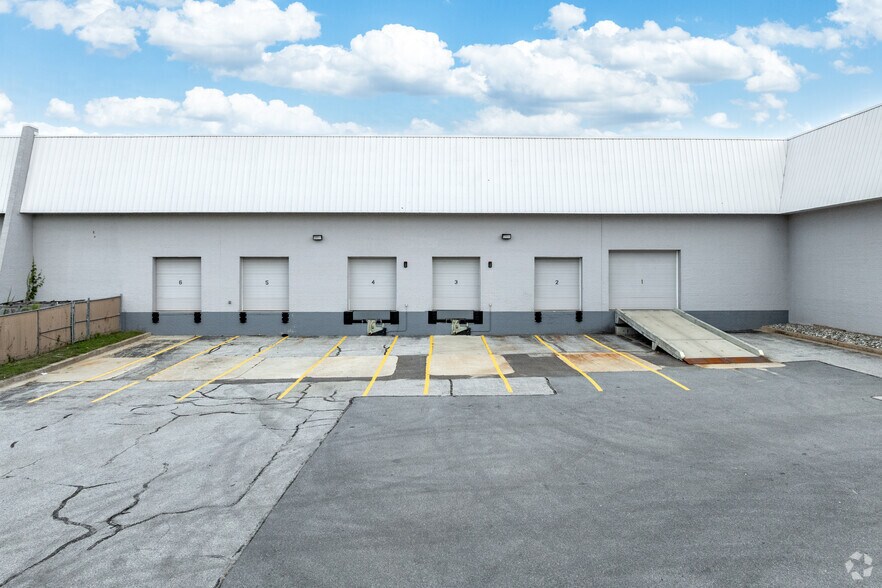 More Photos Of 6930 San Tomas Rd, Elkridge Warehouse For Lease