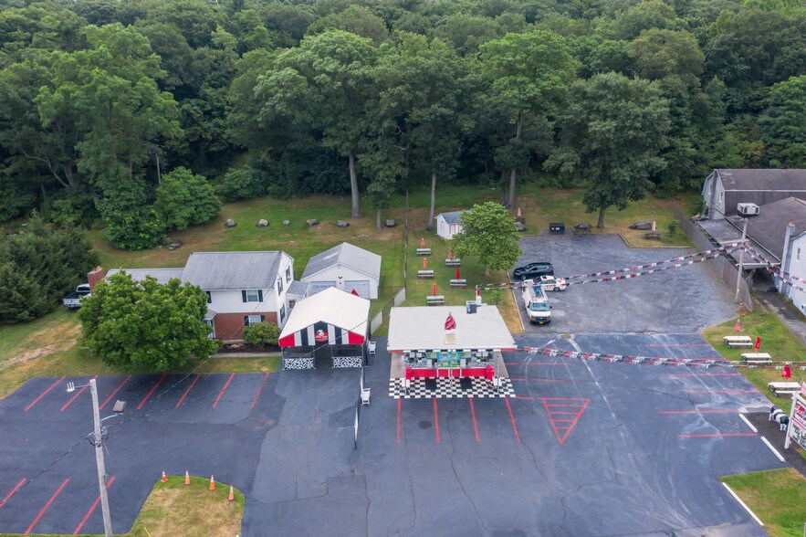 More Photos Of 1620 Ulster Ave, Lake Katrine Restaurant For Lease