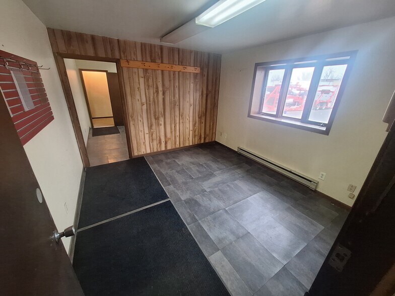 More Photos Of 4301-4303 12th Ave N, Fargo Service For Lease