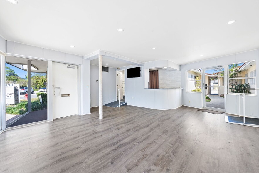 More Photos Of 1130 Bayview Dr, Fort Lauderdale Medical For Lease