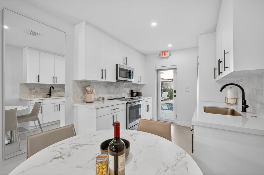 More Photos Of 8109 Harding Ave, Miami Beach Specialty For Sale