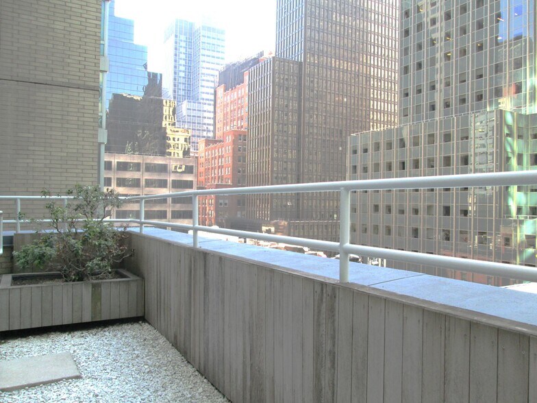 More Photos Of 144 E 44th St, New York Loft Creative Space For Lease