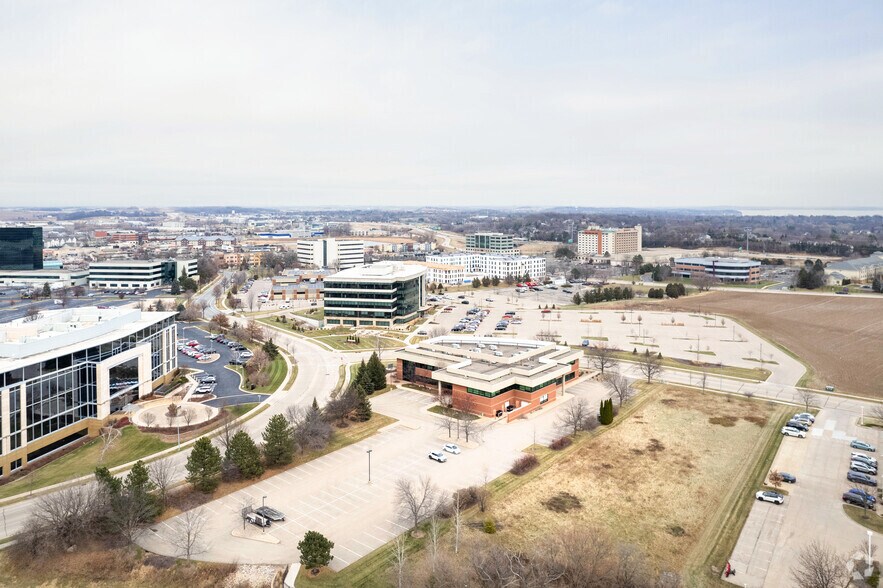 More Photos Of 1289 Deming Way, Madison Office For Lease