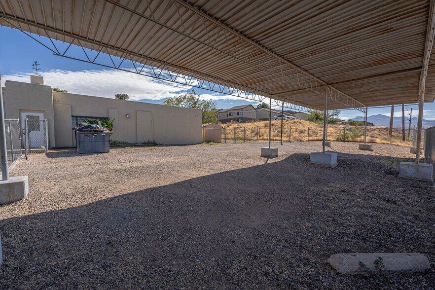 More Photos Of 1200 E Andy Devine Ave, Kingman Office For Sale