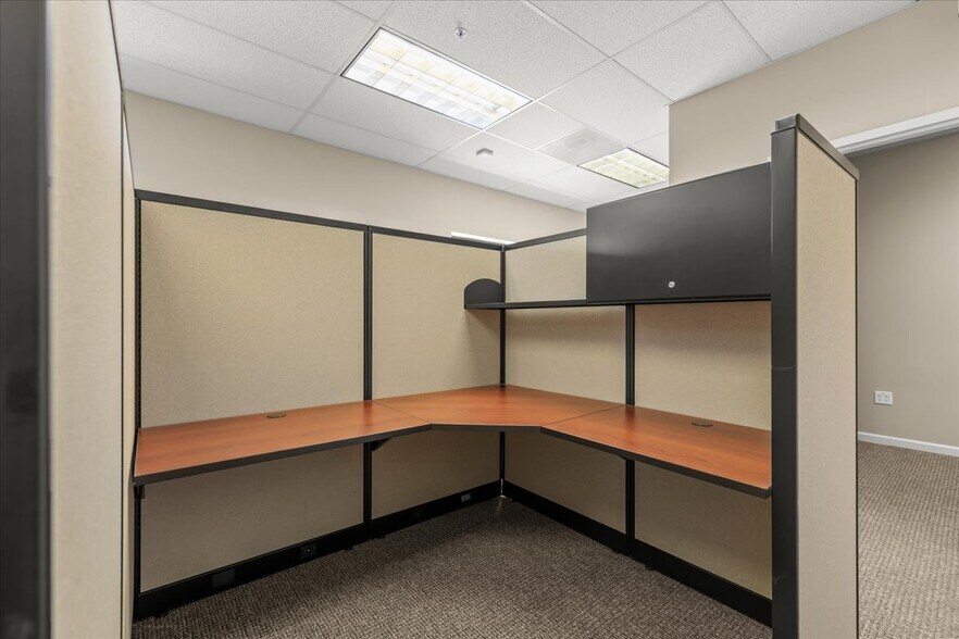 More Photos Of 125 Hangar Way, Watsonville Office For Sale