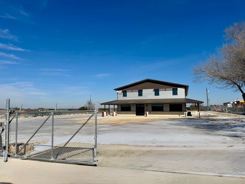 More Photos Of 116 Nxne Dr, Hutto Unknown For Lease