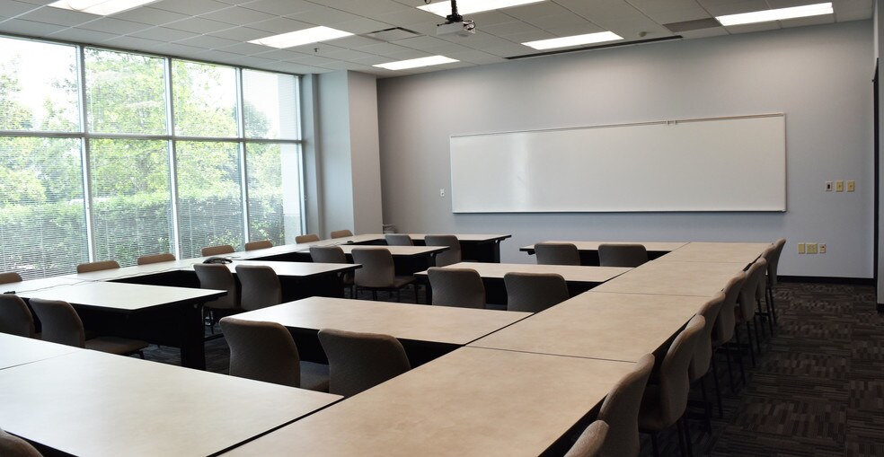 More Photos Of 3525 Whitehall Park Dr, Charlotte Office For Lease