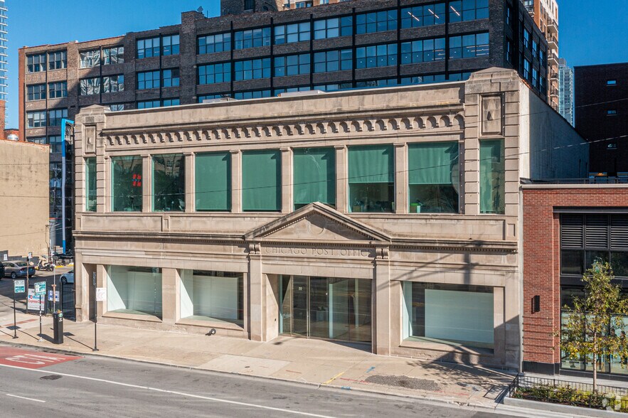 Primary Photo Of 210-216 W Chicago Ave, Chicago Loft Creative Space For Lease