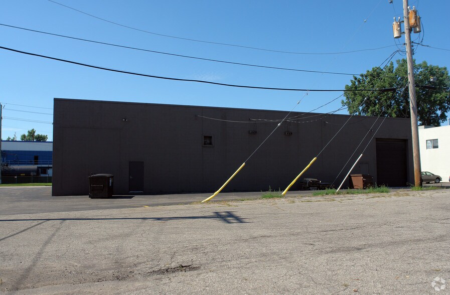 More Photos Of 36080-36082 Industrial Rd, Livonia Warehouse For Sale