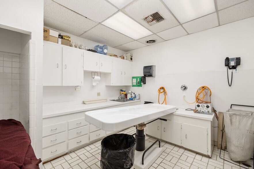 More Photos Of 2602 N Texas Blvd, Weslaco Freestanding For Sale