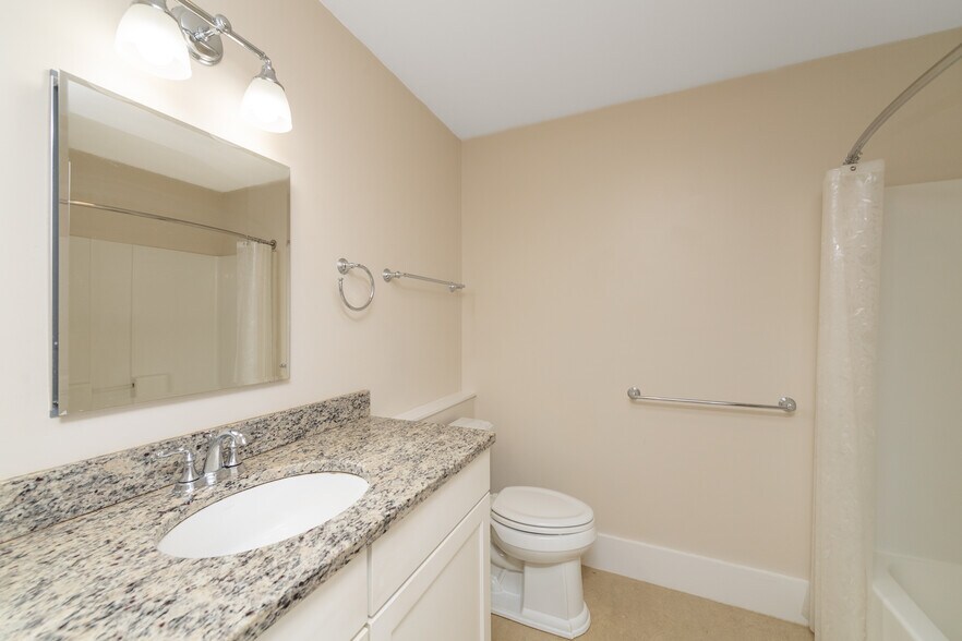 More Photos Of 132 Main St, Brattleboro Apartments For Sale