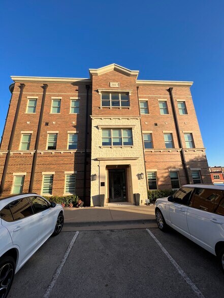 More Photos Of 161 Summit Ave, Southlake Office Residential For Lease