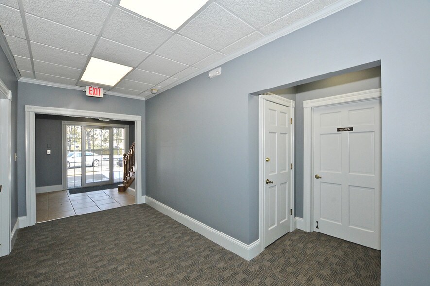 More Photos Of 3125 Dandy Trl, Indianapolis Office For Lease