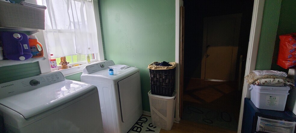 More Photos Of 2120 19th Ave, Forest Grove Office Residential For Sale