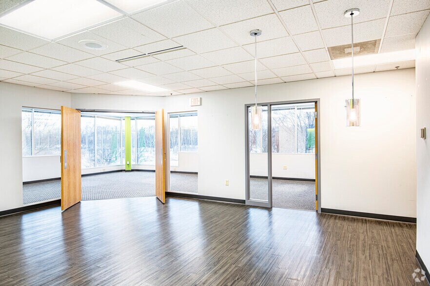 More Photos Of 440 Science Dr, Madison Office For Lease