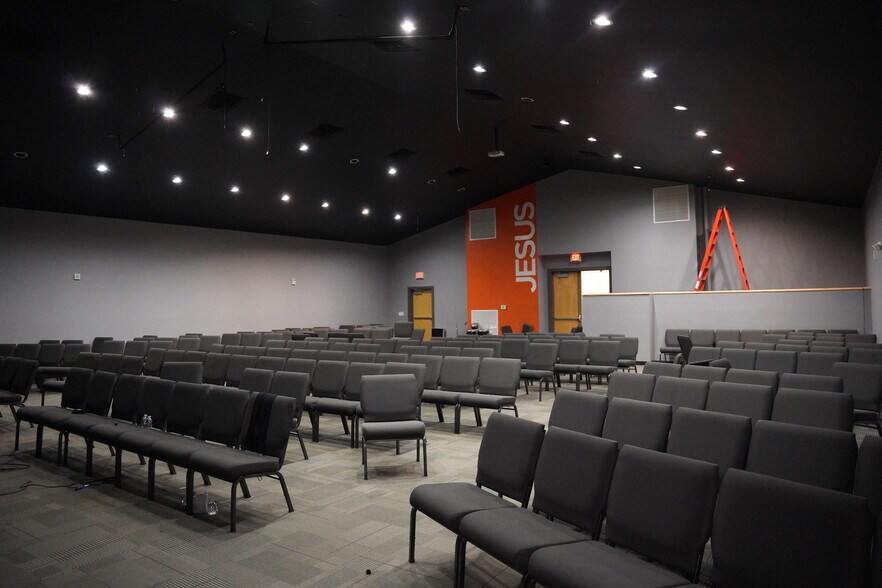 More Photos Of 7595 Martinsburg Pike, Shepherdstown Office For Sale