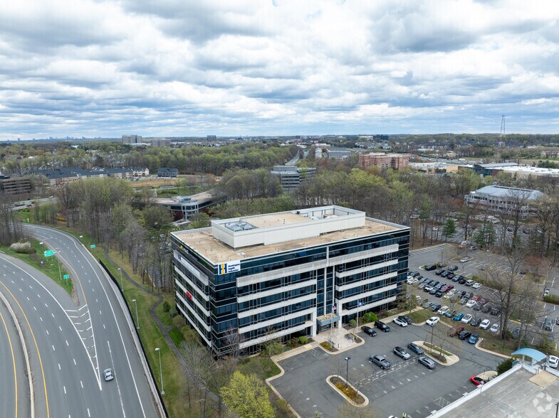 More Photos Of 12730 Fair Lakes Cir, Fairfax Office For Lease