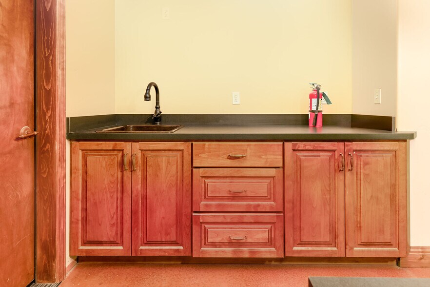 More Photos Of 12257-12295 Loma Rica Dr, Grass Valley Warehouse For Sale