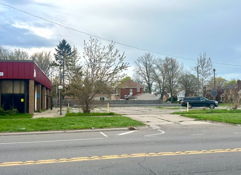 More Photos Of 12336 Morang ave, Detroit Bank For Sale