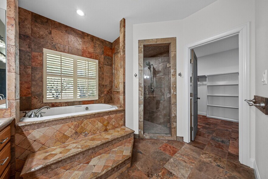 More Photos Of 2234 Highway 90 w, Castroville Flex For Sale