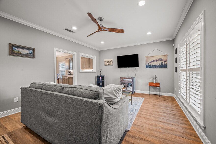 More Photos Of 10351 Chemstrand Rd, Pensacola Office For Sale