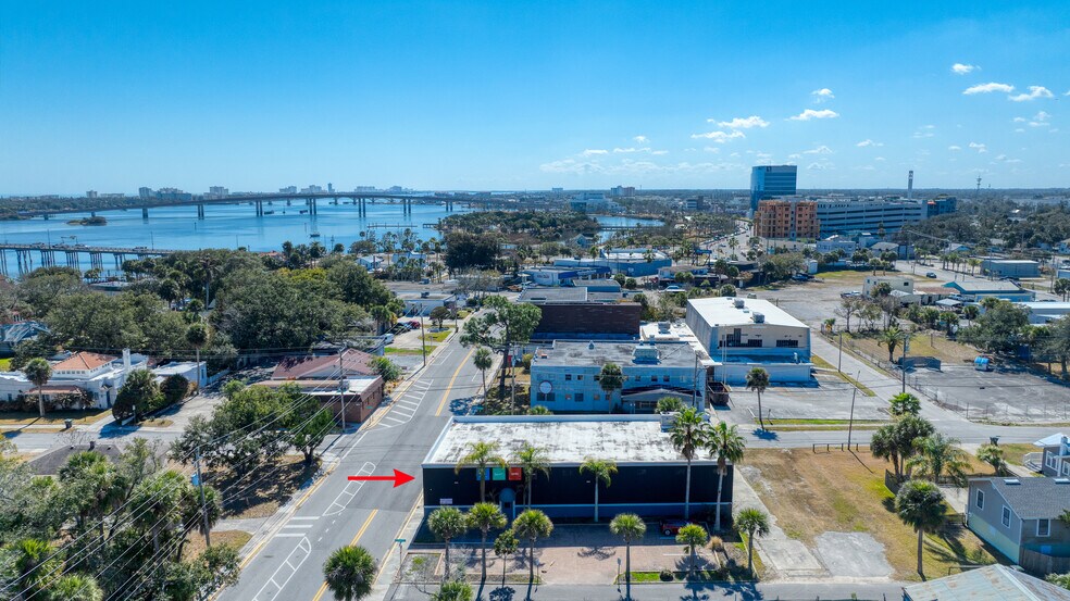 More Photos Of 566 Ballough Rd, Daytona Beach Warehouse For Lease