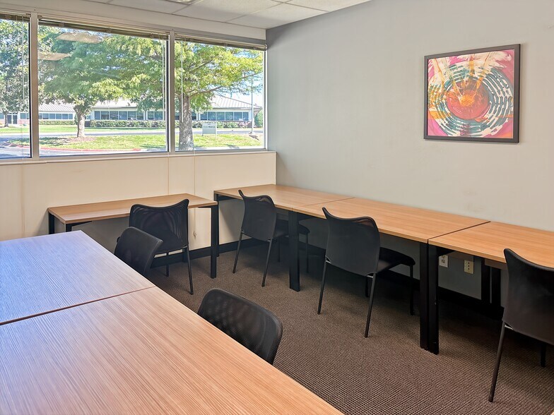 More Photos Of 1202 NE McClain Rd, Bentonville Coworking Space