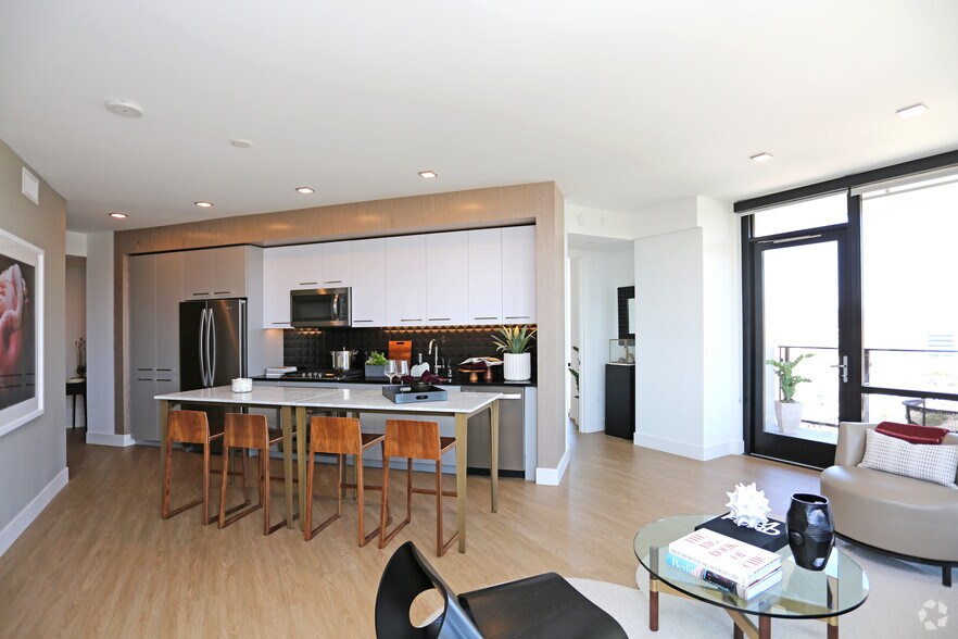 More Photos Of 1501 Island Ave, San Diego Apartments For Lease