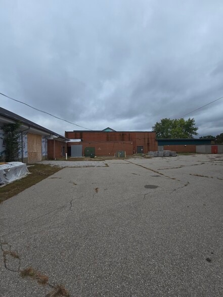 More Photos Of 935 W M-36, Pinckney Schools For Sale