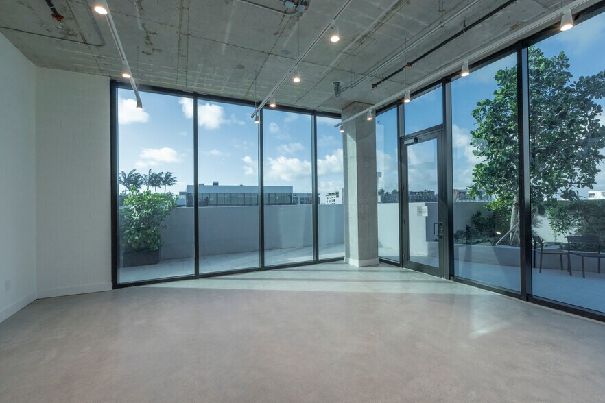 More Photos Of 127 NW 27th St, Miami Unknown For Lease