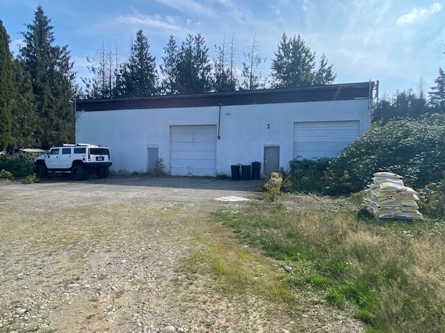 Primary Photo Of 1967 Queen St, Abbotsford Warehouse For Lease