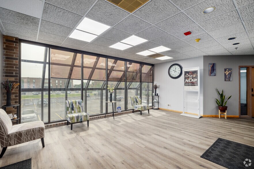 More Photos Of 935 W 175th St, Homewood Office For Sale