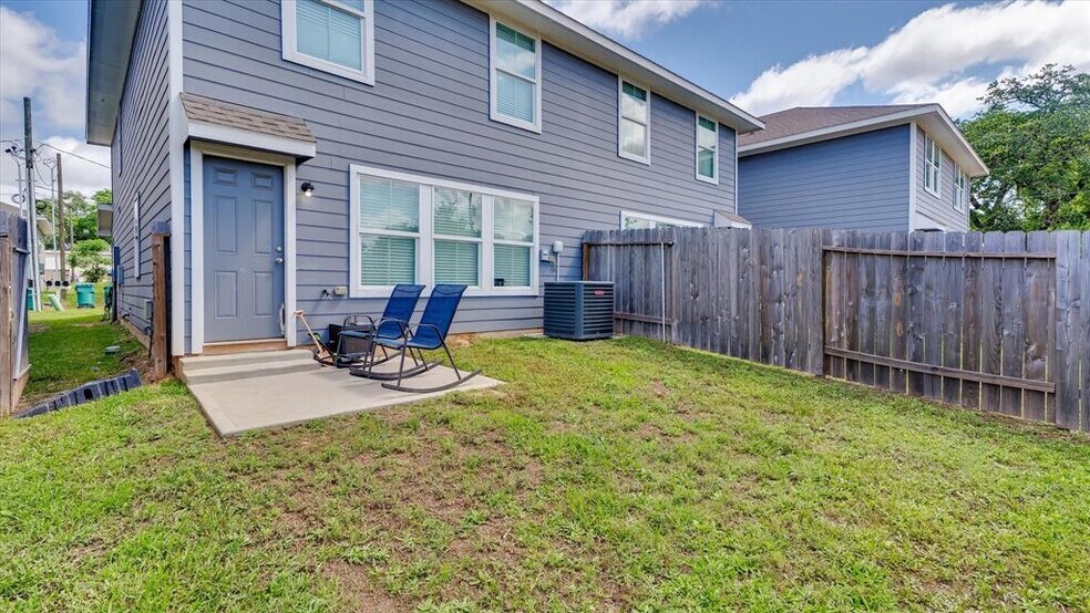 More Photos Of 501 Hines Ave, Willis Apartments For Sale
