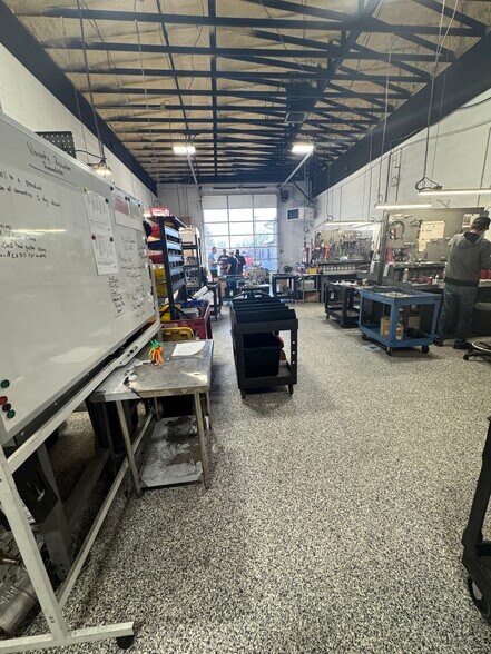 More Photos Of 180 W 900 N, Springville Warehouse For Lease