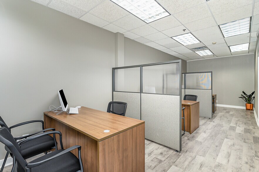 More Photos Of 941 Hillwind Rd NE, Minneapolis Medical For Lease