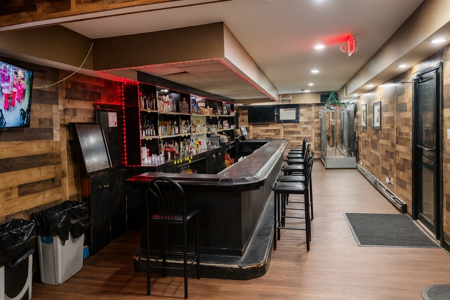 More Photos Of 80 Montgomery St, Paterson Bar For Sale