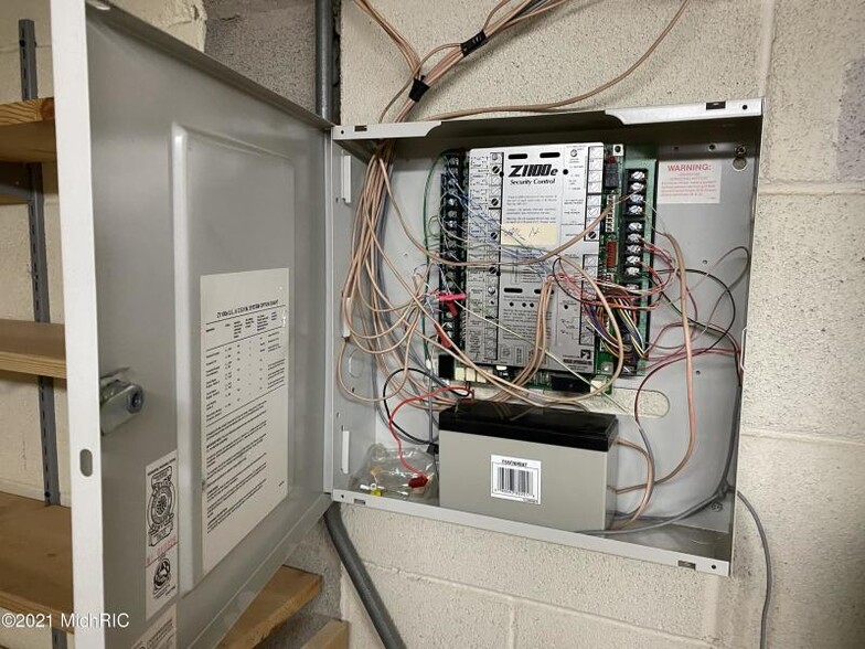 More Photos Of 113 Cypress St, Manistee Freestanding For Lease