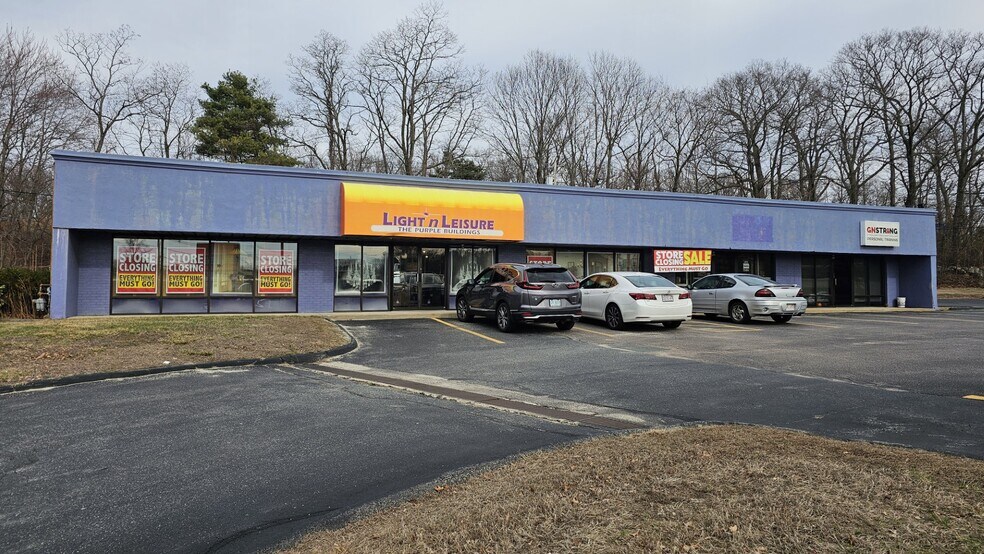 More Photos Of 380 E Main St, Milford Freestanding For Sale